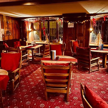 Hotel Restaurant Aux Trois Roses Ла Петит-Пиер Екстериор снимка