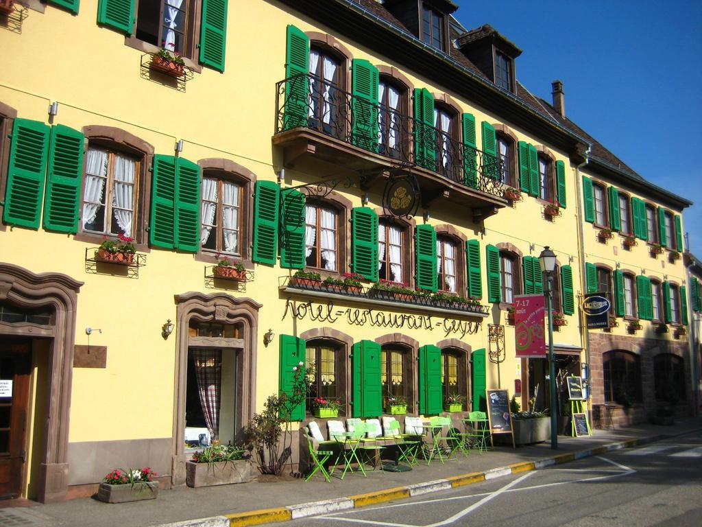 Hotel Restaurant Aux Trois Roses Ла Петит-Пиер Екстериор снимка