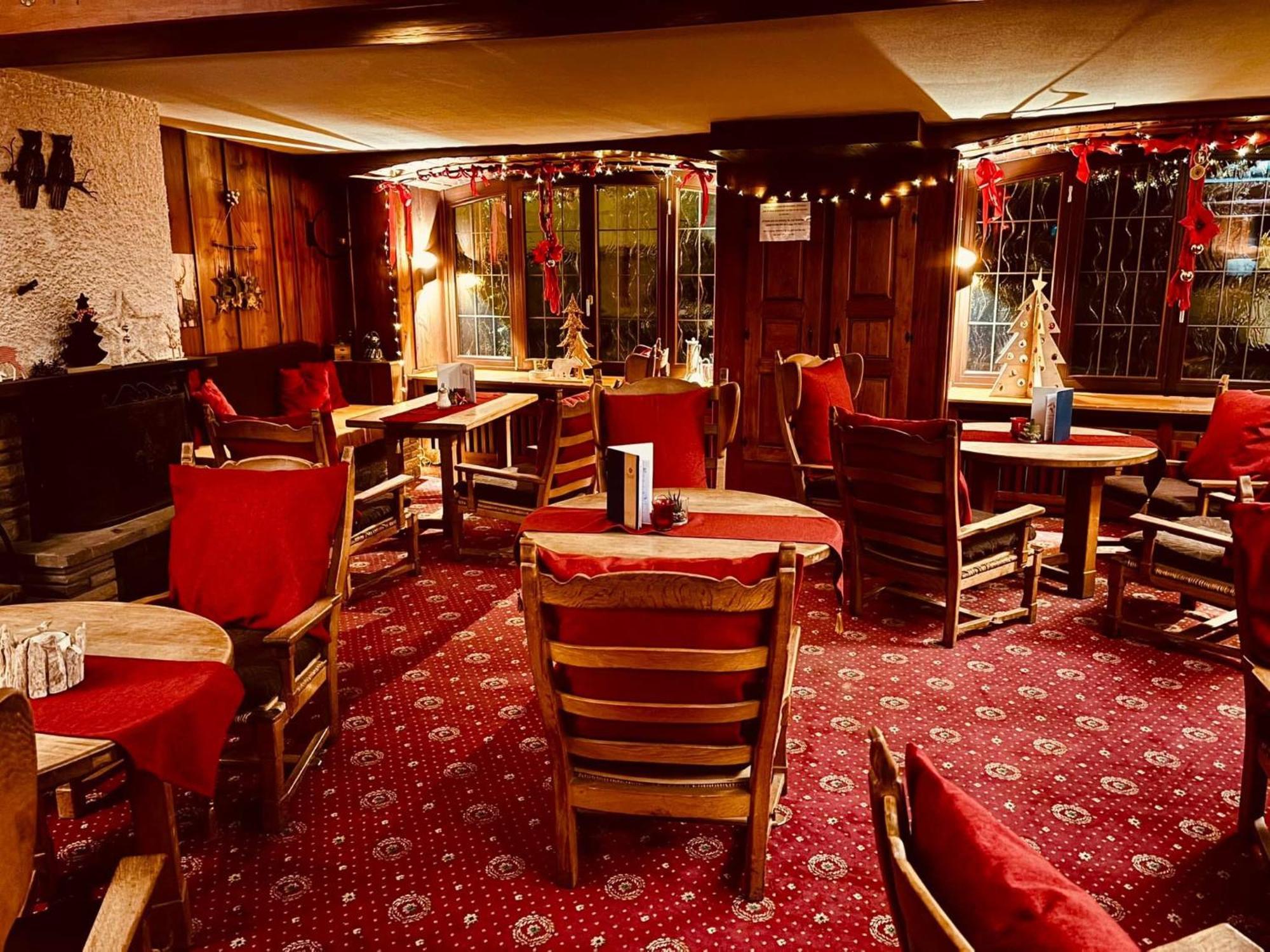 Hotel Restaurant Aux Trois Roses Ла Петит-Пиер Екстериор снимка