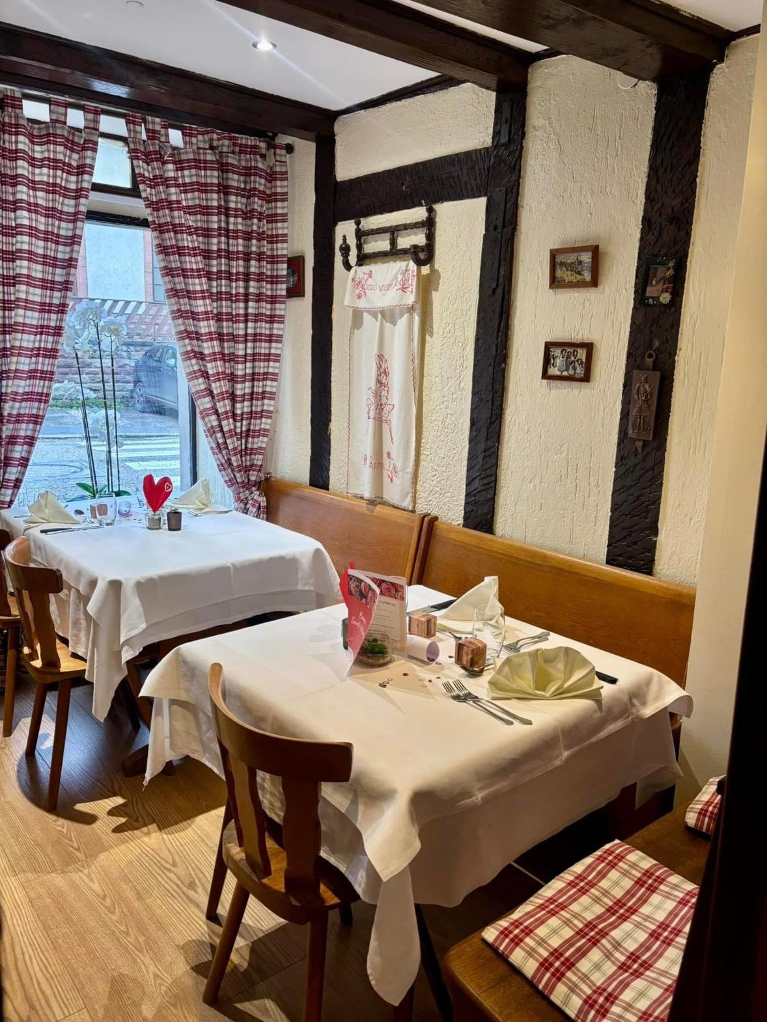 Hotel Restaurant Aux Trois Roses Ла Петит-Пиер Екстериор снимка