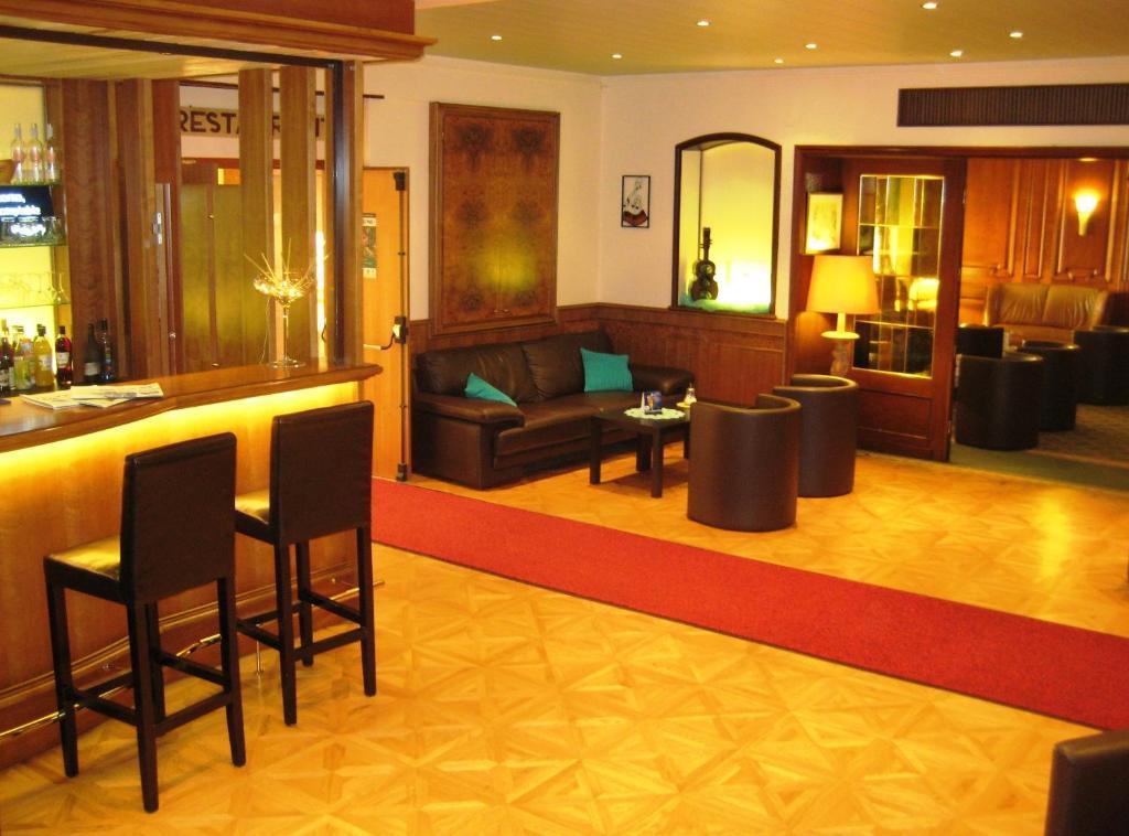 Hotel Restaurant Aux Trois Roses Ла Петит-Пиер Екстериор снимка
