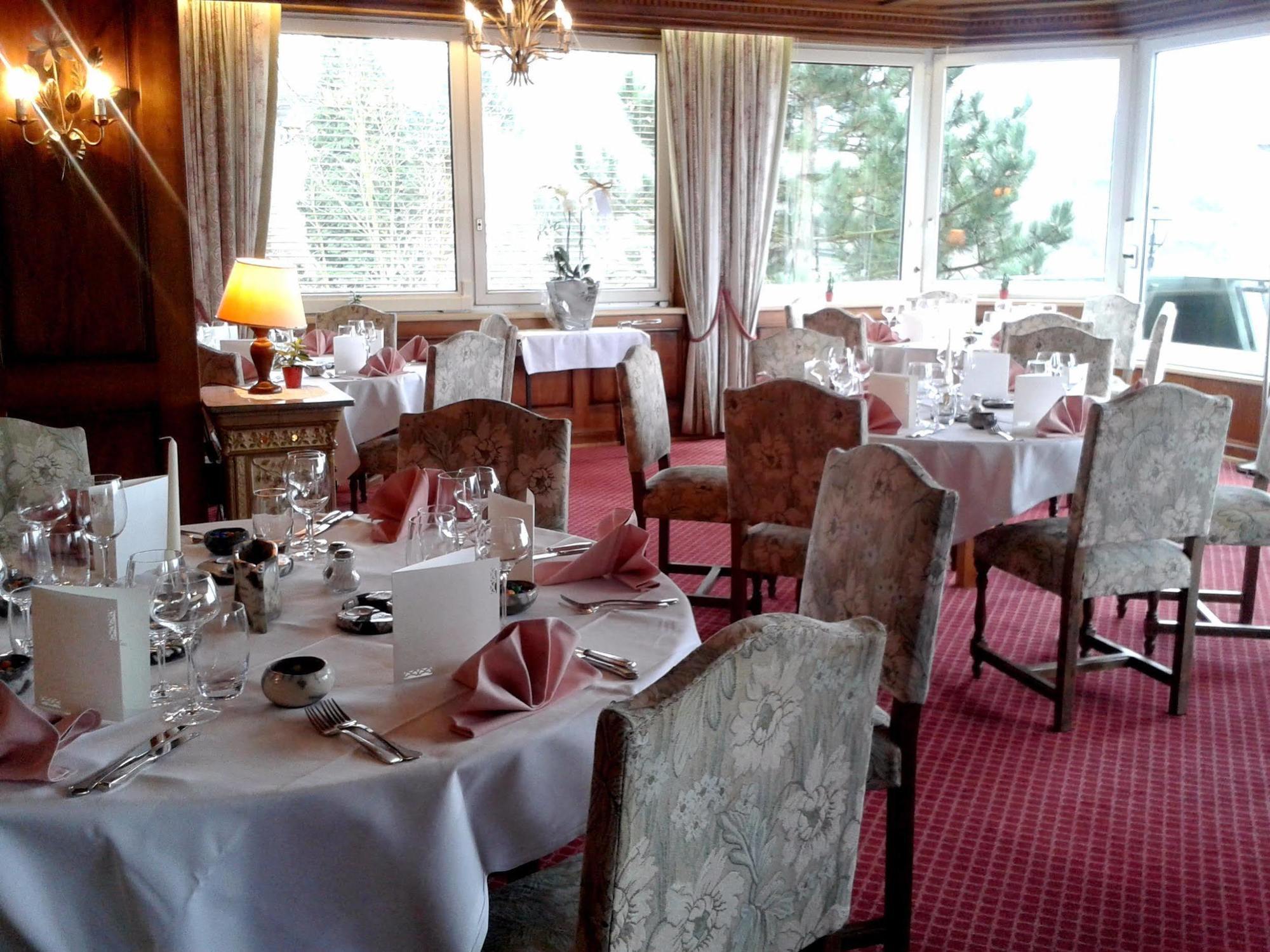 Hotel Restaurant Aux Trois Roses Ла Петит-Пиер Екстериор снимка