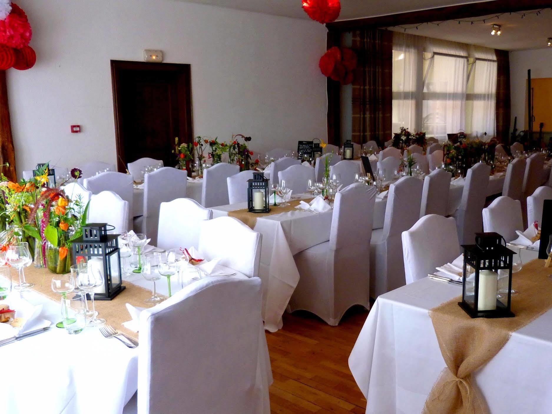 Hotel Restaurant Aux Trois Roses Ла Петит-Пиер Екстериор снимка